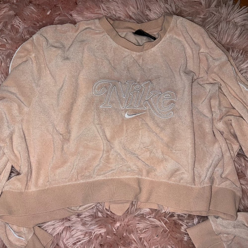 Cropped Nike Hoodie